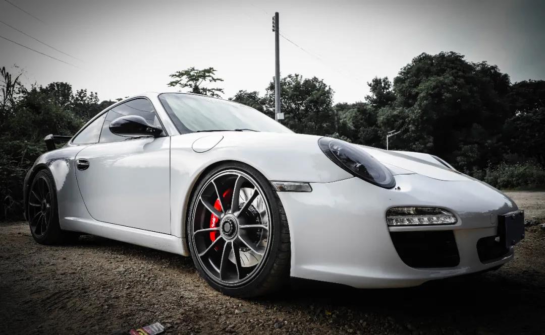 保時捷911 剎車改裝升級 VINIC M60大六剎車套裝，剎車更加線性有力！